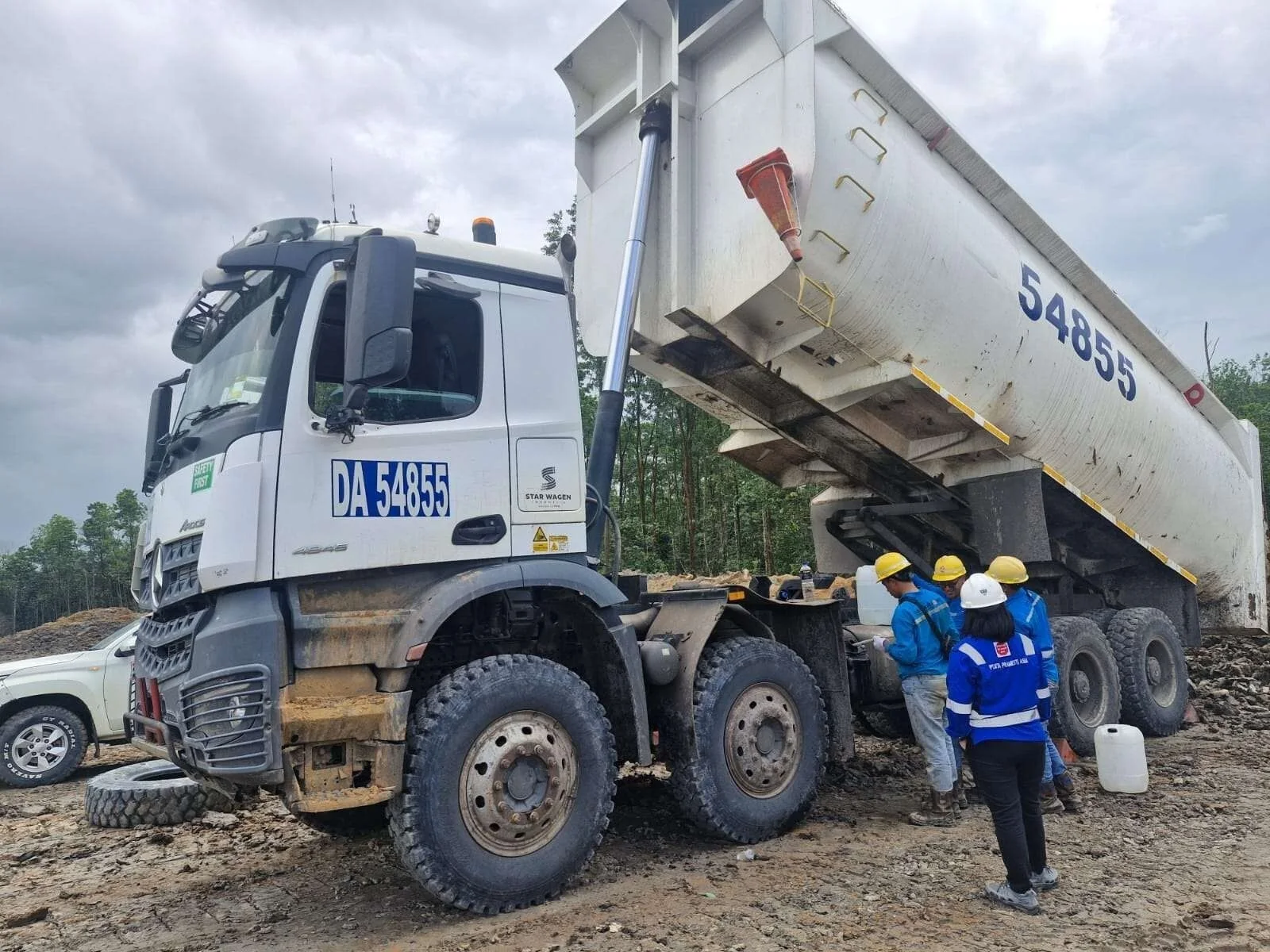 Penerapan TERRAGARD DEF AdBlue untuk armada hauling tambang nasional